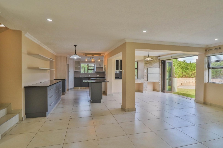 4 Bedroom Property for Sale in Hartenbos Landgoed Western Cape